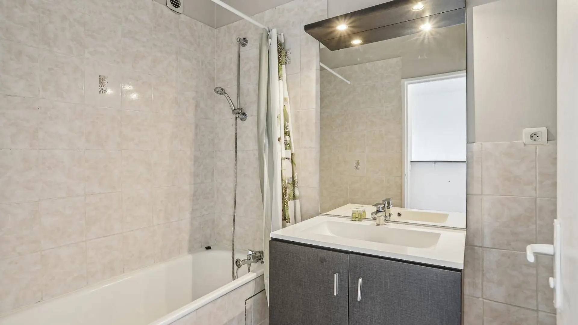 Apartment Cosy Et Calme Villeurbanne Centre